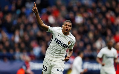 TVT体育精华-特尔施特根失误后迅速反弹